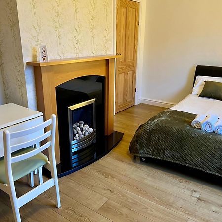 Housefield Stay, Room 4 Stoke-on-Trent Екстер'єр фото